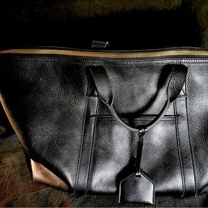 Madewell Essential Overnight Bag- Black lux-leather